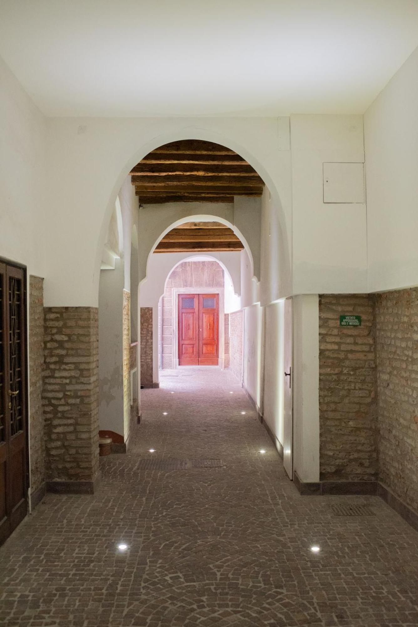 Corte Degli Estensi, Romantica Mansardina Ferrara Eksteriør bilde